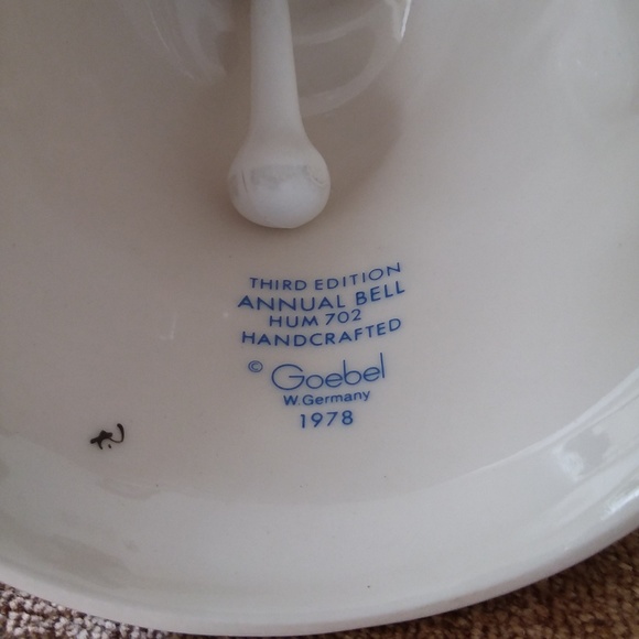 Hummel Annual Bell and Box From 1980 - Picture 5 of 6